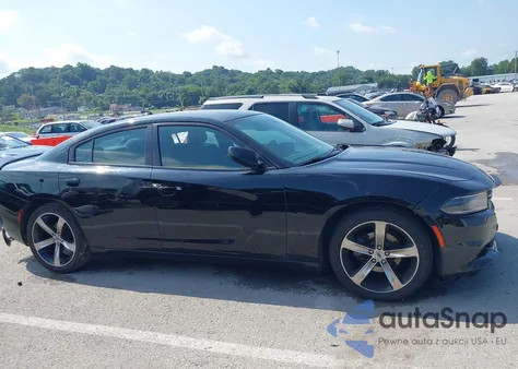 2017 Dodge Charger Sxt z USA, uszkodzony, nr VIN 2C3CDXHG5HH602058